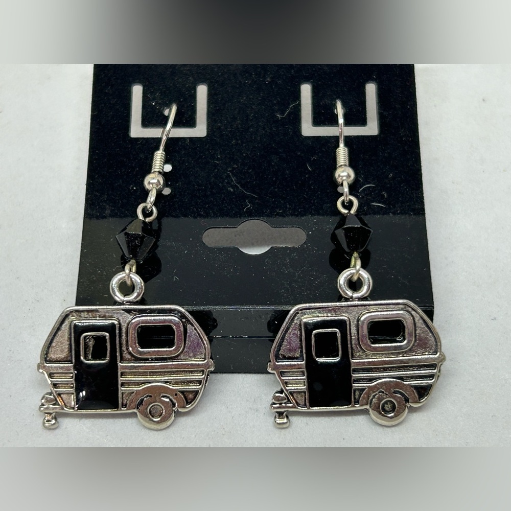 Camper Silvertone‎ Dangle Pierced Earrings
